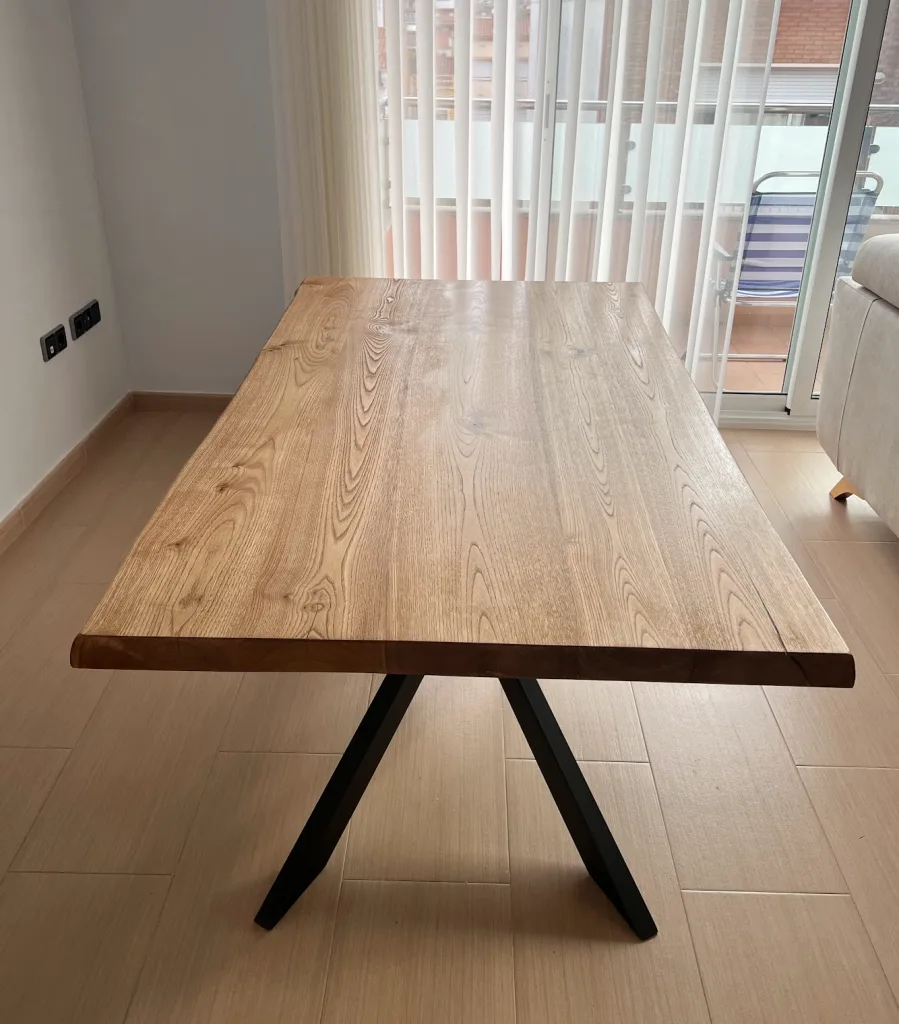 Mesa comedor castaño Antonella | Diseño natural