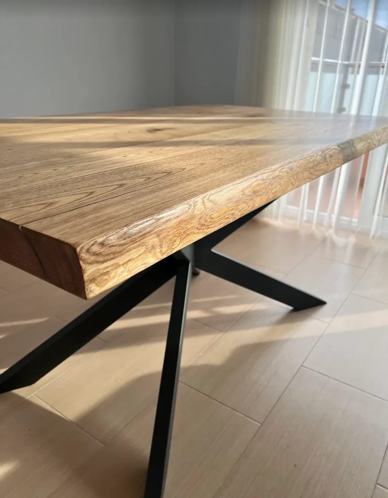 Mesa comedor castaño Antonella | Diseño natural