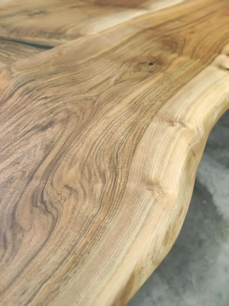 Mesa de comedor de nogal | Mila