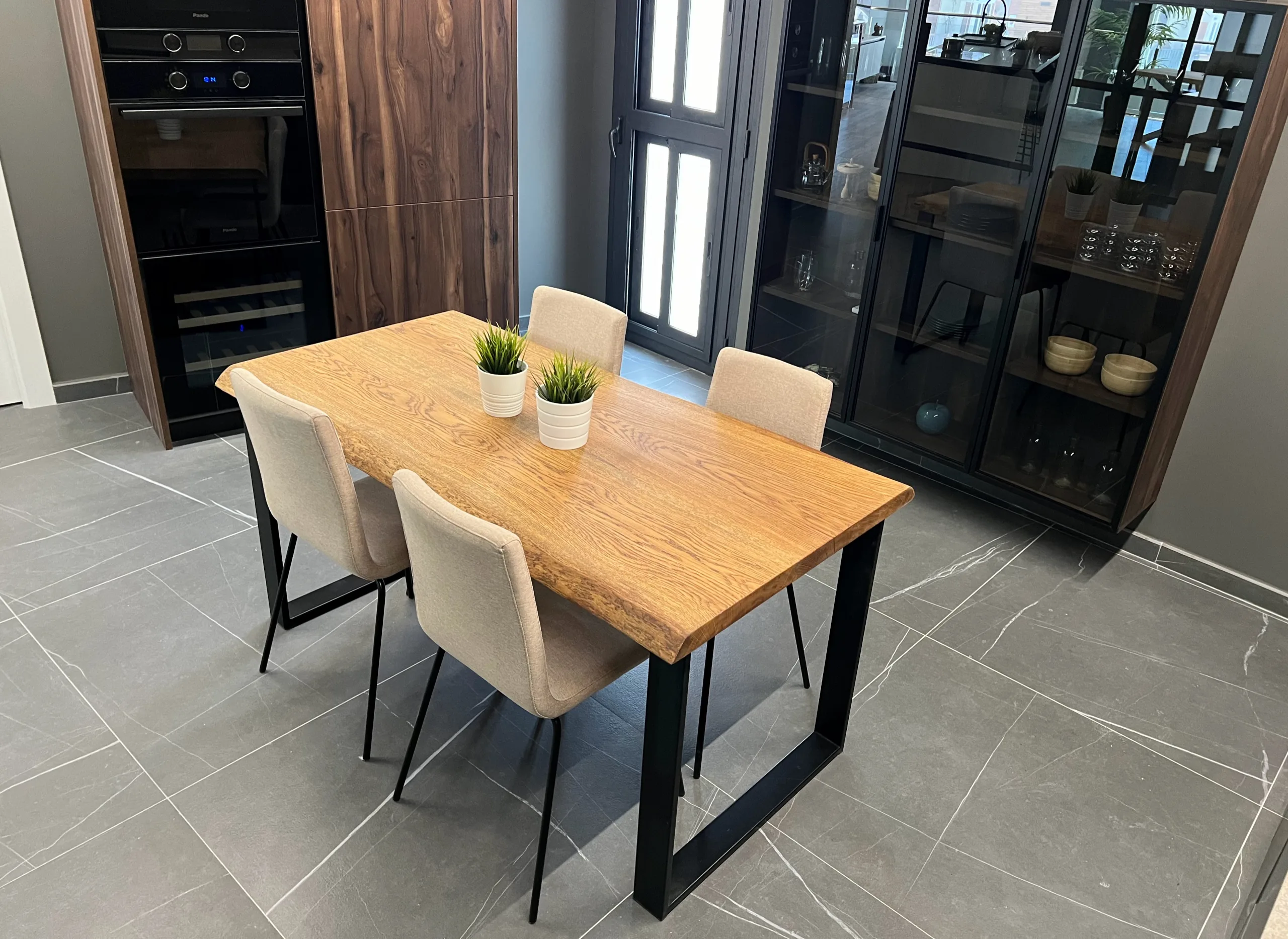 Mesa de comedor de madera maciza de roble