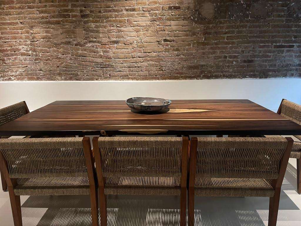 Mesa madera oscura Luis