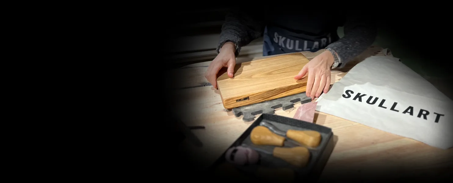 Taller de tablas de madera en Barcelona · Skullart Experience