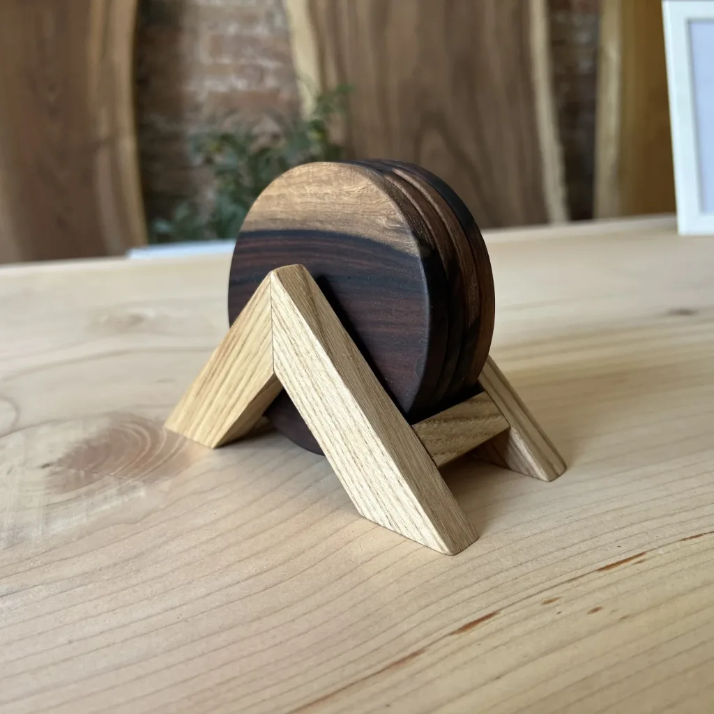 Soporte para posavasos de madera maciza fabricado artesanalmente